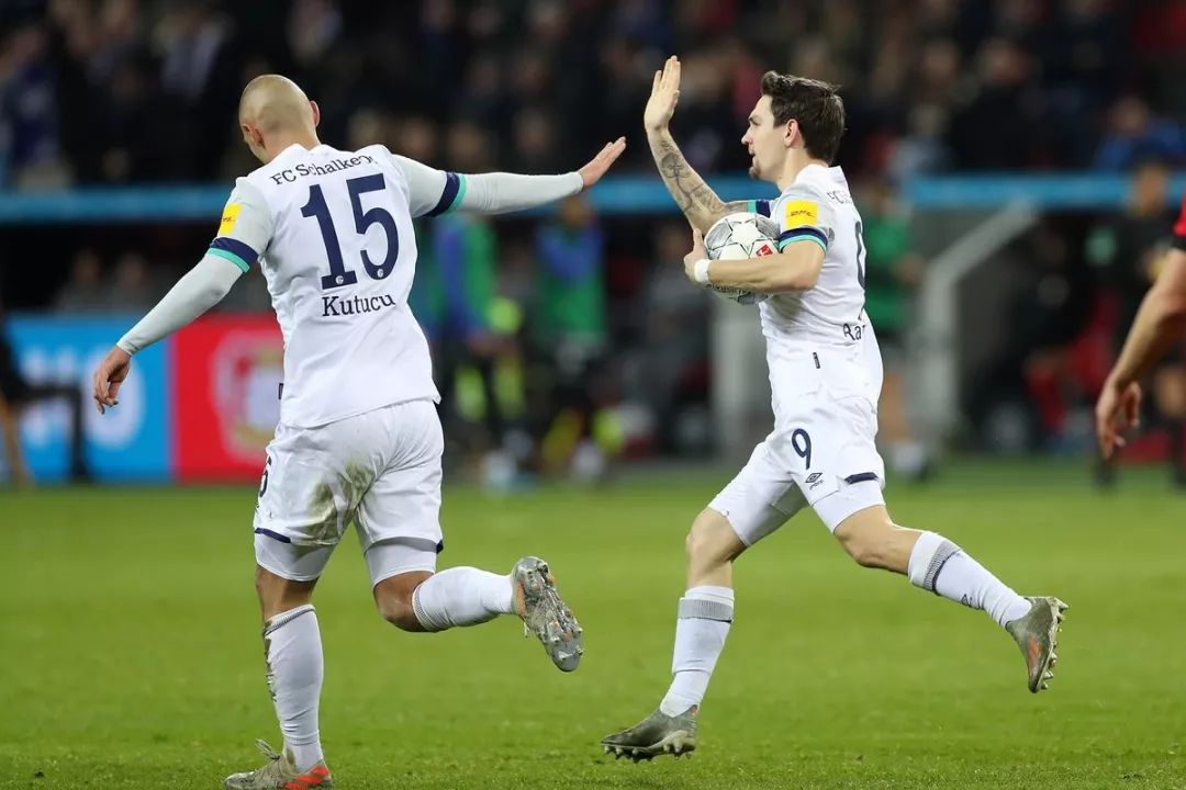 太狠了！加时末段勒沃库森调整名单以备社区盾清晨皇家社会调整名单以备意大利杯，毕尔巴鄂竞技迎亚冠关键赛(厄齐尔为什么被封杀京多安没事)